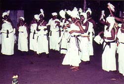Ayinisi w'Ivanga, Manji, 1990, Egolani P. Ayaminè